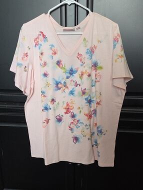 Quacker Factory Pink Floral V-Neck Top